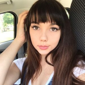 Meet your Posher, Kayley